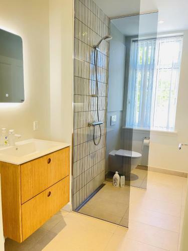 Apartamento Aday-booking - 2 Bedroom With Modern Kitchen And Free Parking