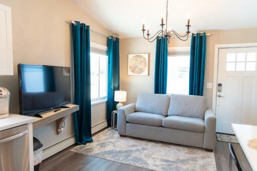 Motel Colony Suites
