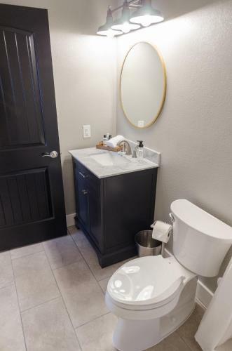 Motel Colony Suites