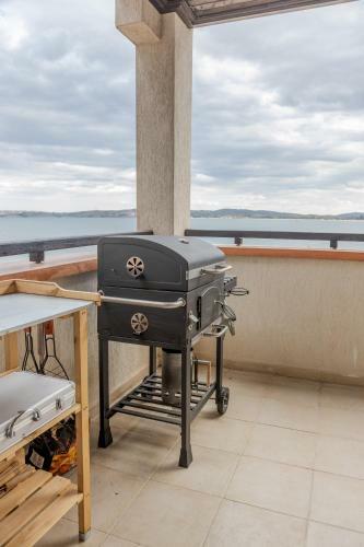 Apartamento Lovely 3bd Flat With Parking And Sea View