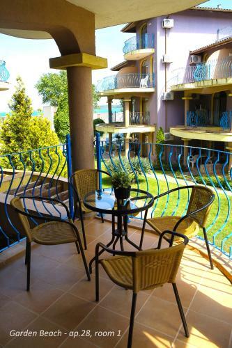Garden Beach Apartment 28