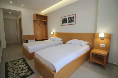Hotel Ari 2