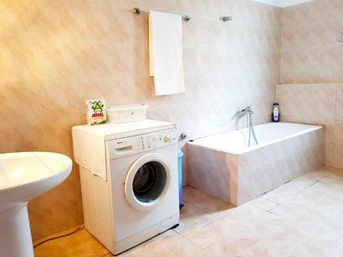 Veli Apartment Sarande