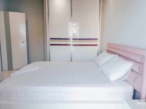 Fantastic Sea View Apartment / Urban Stay Saranda