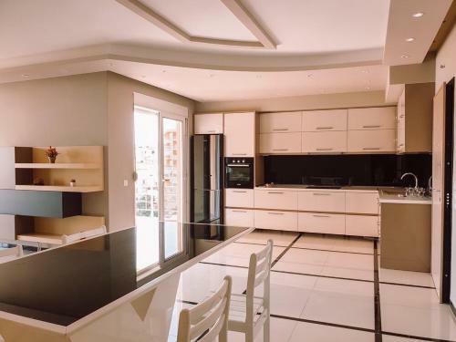 Fantastic Sea View Apartment / Urban Stay Saranda