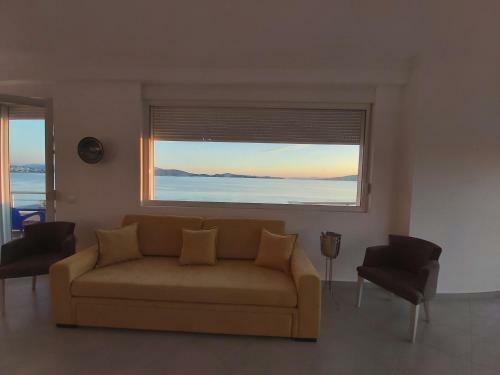 Sunset By The Sea Apartments - Private Beach