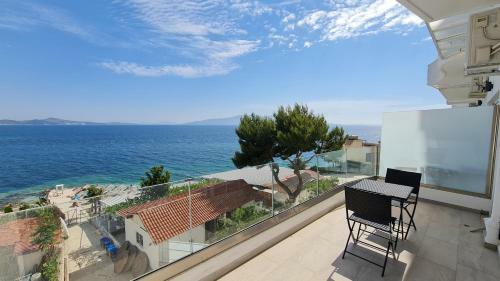The Hill Sea View Apartment