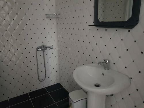 Krystyna Apartment- Apartment Near The Beach