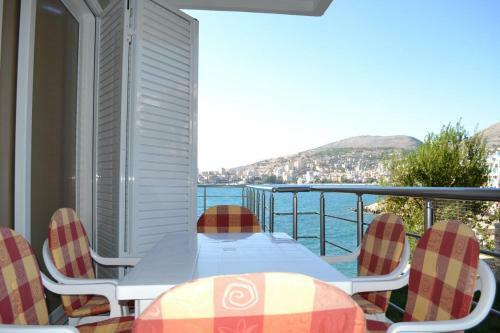 Azzura Apartment