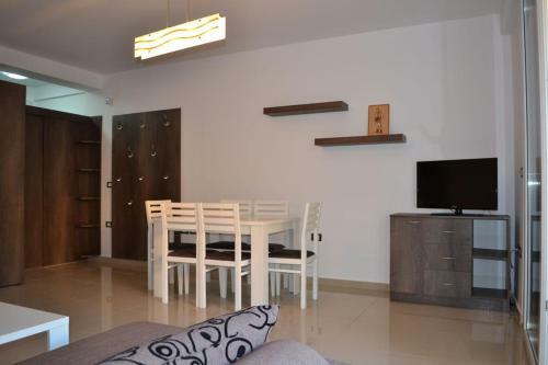 Azzura Apartment