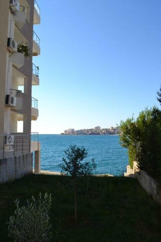 Azzura Apartment
