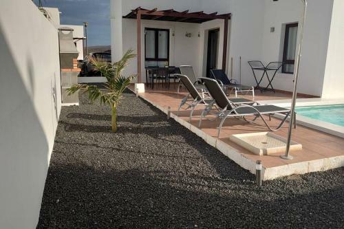 Modern Villa In Playa Blanca With Private Pool