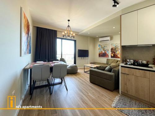 Ini's Apartments