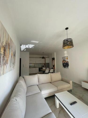 Beachfront Apartment Saranda Terraces