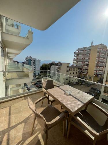 Beachfront Apartment Saranda Terraces