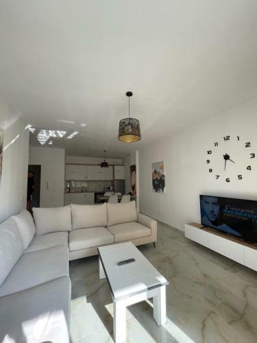 Beachfront Apartment Saranda Terraces