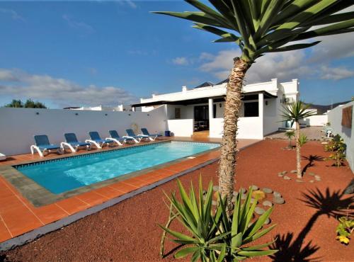 Villa Con Piscina Climatizada El Cobre 22