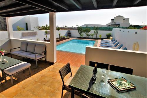 Villa Con Piscina Climatizada El Cobre 22