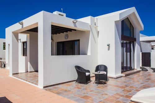 Beautiful 2-bed Villa In Playa Blanca