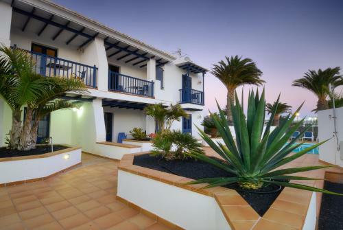 Charming 2-bed Apartment Number 4 In Playa Blanca