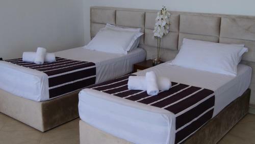 Arel And Dea Apartments