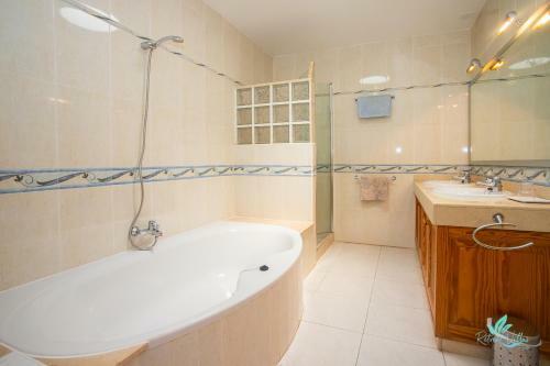 Exclusive 2-bed Villa In Playa Blanca Adults Only