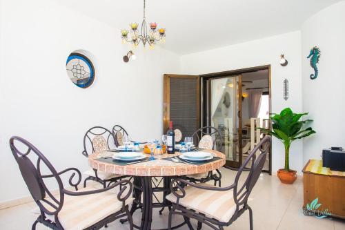 Exclusive 2-bed Villa In Playa Blanca Adults Only