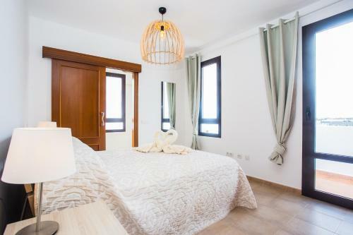 Impeccable 2-bed Villa In Playa Blanca