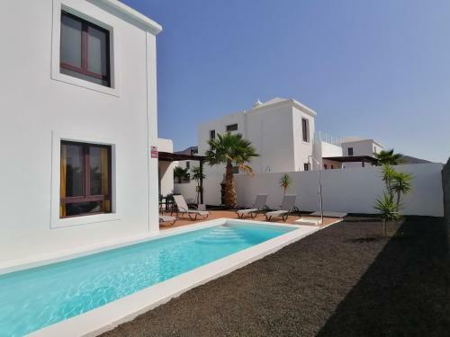 Villa Bolboreta With Private Pool