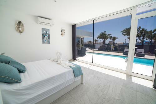 Villa Odyssey With Private Heated Pool In Playa Blanca