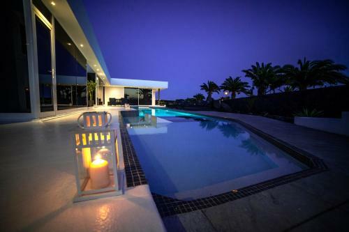 Villa Odyssey With Private Heated Pool In Playa Blanca