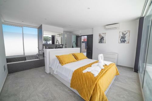 Villa Odyssey With Private Heated Pool In Playa Blanca