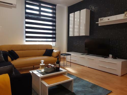 Apartman Holiday Pale Sa Dvije Spavace Sobe