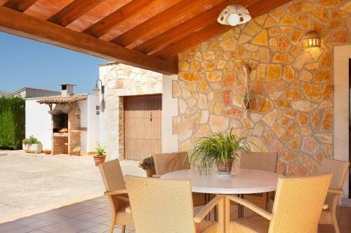 3 Bedroom Traditional Stone Villa, Private Pool, Near Pollensa