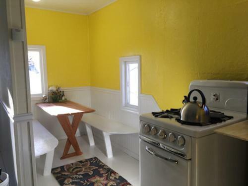 Trapper John's Cabin & Cottages