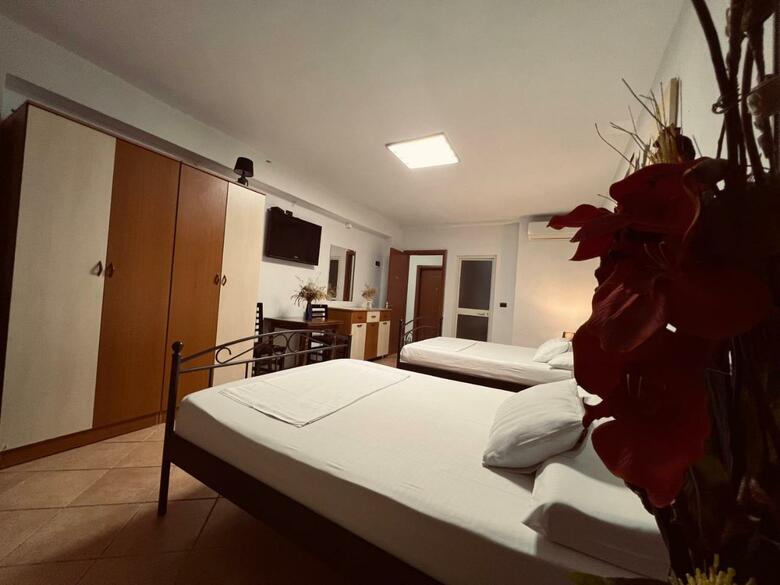 Hostal Iart Residence