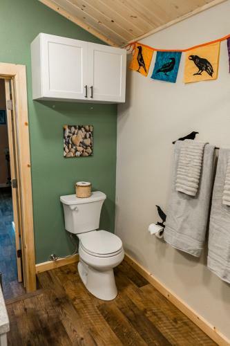 Bed & Breakfast Howling Raven Cabin