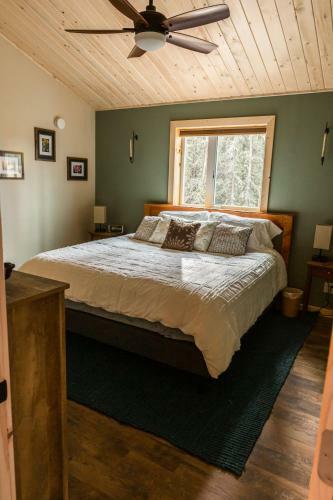 Bed & Breakfast Howling Raven Cabin