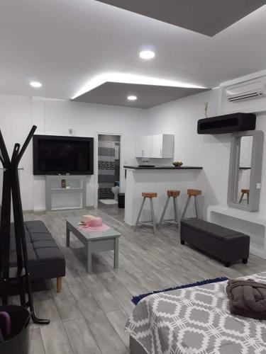 Deluxe Yiota`s Studio !