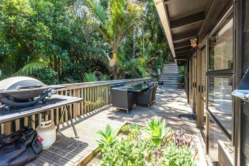 Treetops - Forest Retreat- Near Onetangi Beach