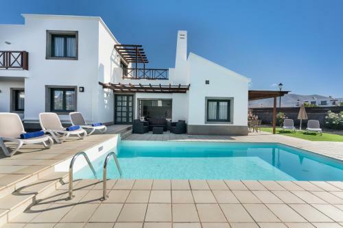 Ereza Villas Camelot