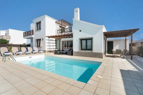 Ereza Villas Camelot