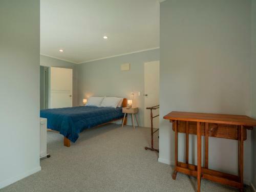 Tui's Grove - Onemana Holiday Home