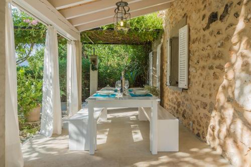 Villa In Ternelles, Pollen�a (Hort Petit)