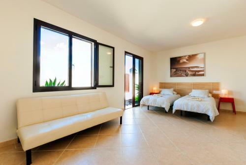 Lovely 3-bed Villa In Playa Blanca