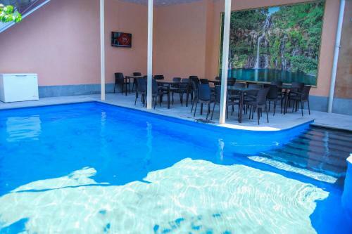 Red Hotel