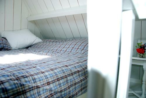 Bed In Waterland