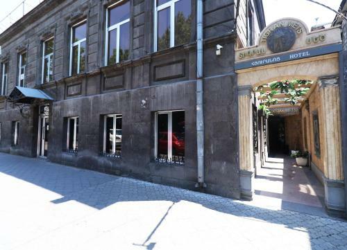 Bed & Breakfast Hotel Tigran Mec