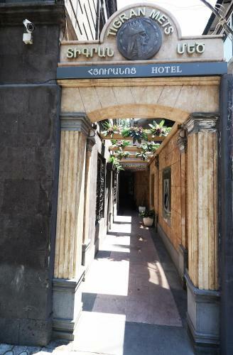 Bed & Breakfast Hotel Tigran Mec