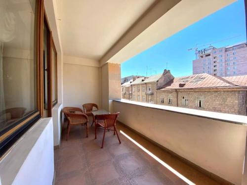 Apartamento Two Bedroom On Norther Ave.